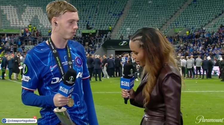 女主持問帕爾默為什么把MVP獎杯塞褲襠，帕爾默答：沒口袋啊