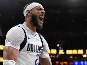 湖記：湖人目前關(guān)注的中鋒球員包括克拉克斯頓和加福德等人