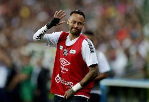 內(nèi)馬爾：我在場上的表現(xiàn)無可指摘，批評者不知道我的努力與犧牲