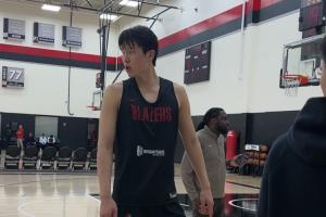 隊記：楊瀚森在開拓者的試訓(xùn)不算驚艷但有所展現(xiàn) 溝通上略有隱憂