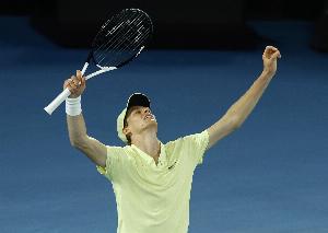 太輕松！辛納直落三局3-0輕取萊赫卡，晉級法網(wǎng)男單16強