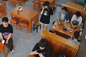 屬實有點慘！iG賽前吃牛肉面被曝光后 粉絲失去理智怒噴面館老板