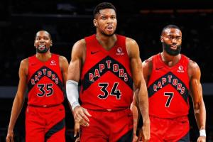 字母KD還是綠軍雙探花？名記：猛龍還在尋找大魚 曾引進(jìn)小卡奪冠