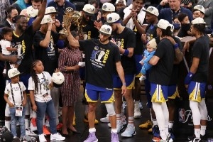 總決賽得分誰(shuí)最強(qiáng)？杜四詹六庫(kù)九 喬丹場(chǎng)均33.6分竟屈居第二