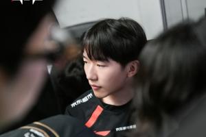 像是喝了兩盅上場的！Missing迷路洛，走地貓，頻頻脫節(jié)葬送局勢！