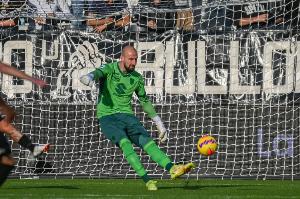 記者：AC米蘭尋找邁尼昂替代者，有意都靈門將米林科維奇