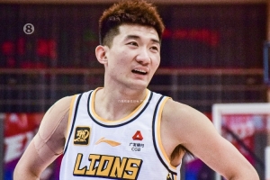 四川最難解決的是后衛(wèi)問題 孫銘徽下場后球隊難組織起有效的進攻