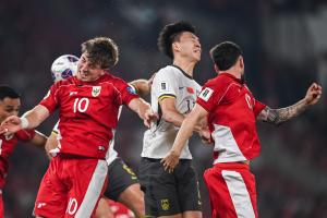 日媒引用直播吧報(bào)道+吧友評(píng)論：國(guó)足9輪僅6分 真的看不到希望