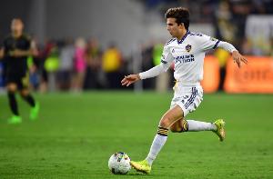 每體：巴薩舊將普吉現(xiàn)身甘伯體育城，此行的目的是看望一些老朋友