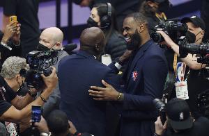 海伍德：科比歷史前10 但不能和喬詹相提并論 我的歷史前3喬詹勾