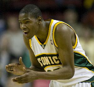 喬治-卡爾：雷霆很強(qiáng)&有出色管理層 是時候讓西雅圖迎回超音速了