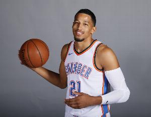 羅伯森發(fā)推：我為OKC高興 更為普雷斯蒂高興 終于奪冠了！