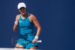 資格賽首輪10連勝！王曦雨2-1德米特魯克，晉級(jí)溫網(wǎng)資格賽決勝輪