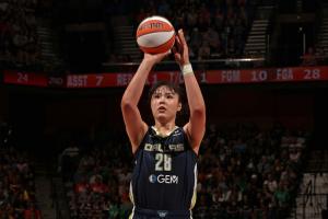 加油呀小寶！今日8點WNBA常規(guī)賽！李月汝將首發(fā)出戰(zhàn) 搭檔狀元佩奇