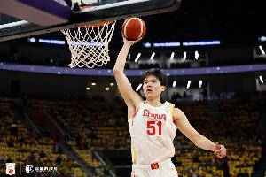 俱樂部15號&國家隊51號！預(yù)測下楊瀚森在NBA會身披幾號球衣？