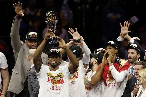 考辛斯：小卡值得在多倫多有雕像 猛龍隊史只有那一個冠軍