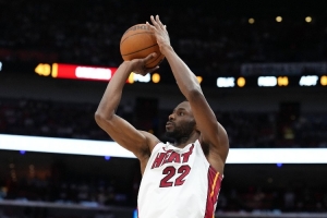 從選秀夜看交易市場：維金斯回勇士有現(xiàn)實(shí)可能 開拓者會(huì)交易中鋒