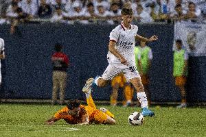 迪馬：帕爾馬有意米蘭18歲中場(chǎng)利貝拉里，去年12月上演意甲首秀