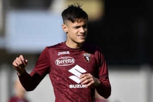 簽約在即！迪馬濟(jì)奧曬視頻：里奇已完成米蘭體檢，離開(kāi)了醫(yī)療機(jī)構(gòu)