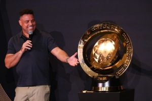 大羅：新世俱杯辦的太晚了&我很想?yún)⒓?，比賽很棒損失假期無所謂