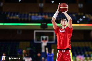 籃網(wǎng)夏聯(lián)陣容：五名首輪秀齊上陣 湖人舊將奧利瓦里在列 無(wú)曾凡博