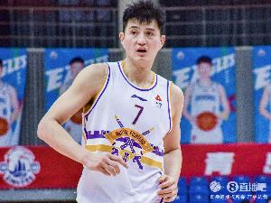 上賽季場(chǎng)均1.4分1.7板 媒體人：俞長(zhǎng)棟新賽季將簽約寧波男籃
