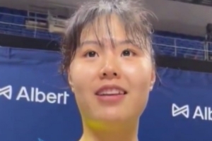 李月汝：我只能坐旋轉(zhuǎn)木馬這種兒童項目 跟佩奇玩刺激的 手都抖了