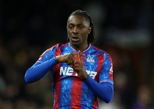 太陽報(bào)：阿森納愿將一名潛力后衛(wèi)加入埃澤交易，已為一線隊(duì)出場過