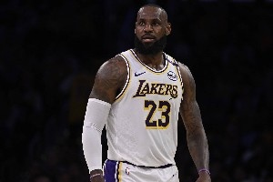 下賽季薪水前13球員：詹杜庫攜手入選 比爾亂入 大帝繼續(xù)躺賺？