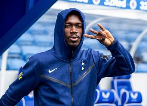 記者：費(fèi)內(nèi)巴切授權(quán)的一名代表已飛往倫敦，與比蘇馬和熱刺會(huì)談