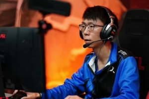 Dy：lou一直都對(duì)職業(yè)很努力的啊，只不過一直沒有合適的隊(duì)伍