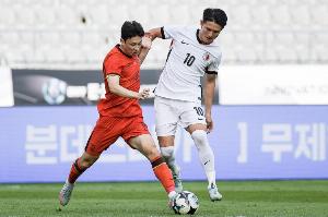 巴頓：記錄一下30歲國家隊第一次首發(fā) 東亞杯結束了看到了差距