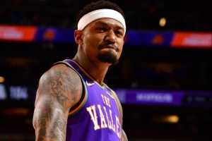 記者：5000萬(wàn)的比爾很臭 500萬(wàn)的比爾很香 這個(gè)道理再簡(jiǎn)單不過(guò)