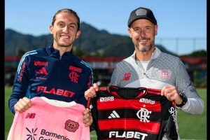 友誼第一，滕哈赫與弗拉門戈主帥費利佩-路易斯交換球衣