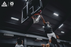 態(tài)極來(lái)襲百分大戰(zhàn)雙子星逼出認(rèn)真版蒙克炸裂扣籃引爆全場(chǎng)