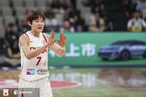楊力維曬照總結(jié)亞洲杯：無愧 無憾 中國女籃一定會越來越好