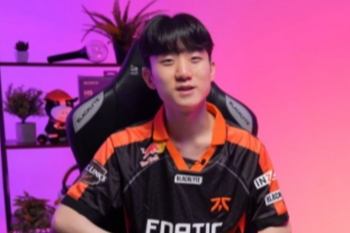 LEC賽區(qū)FNC俱樂部：中單Humanoid暫離主力陣容，韓援中單Poby加盟