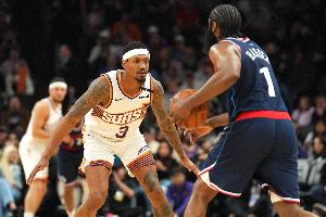 美記：熱火、湖人、勇士、雄鹿也參與了比爾爭奪 但都有附加條件