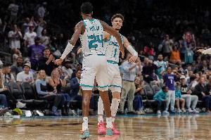 黃蜂高管：三球和米勒依然是球隊(duì)核心 必須讓他們能穩(wěn)定上場(chǎng)