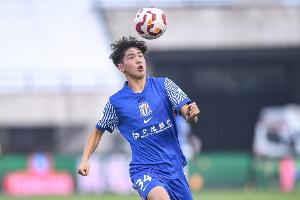 記者：劉誠宇可能不具備踢點(diǎn)球的大心臟，鎮(zhèn)定、決斷都還有待提高