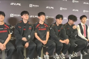 仍有信心！廠長(zhǎng)談隊(duì)伍情況：有新人加入要好好磨合 然后在季后賽發(fā)力！