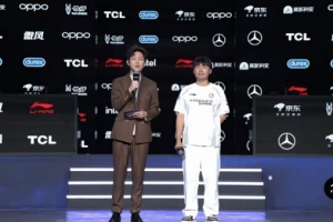 暖男！Wei：感謝大家來現(xiàn)場(chǎng)加油 外面下雨回程小心 別感冒