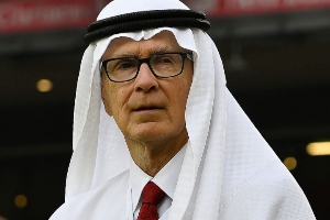 今日趣圖：安菲爾德地下出石油了！花了3億還要1.5億簽伊薩克