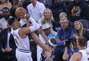 美記：本-西蒙斯懸而未決的問題正阻礙著威少等人的市場