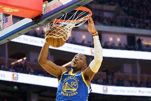 心動(dòng)信號(hào)？媒體人：庫明加欣賞國王方案 “首發(fā)位置”是談話重點(diǎn)