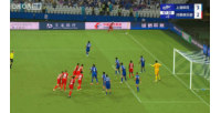 這球不算！補時最后時刻河南角球絕佳機會，邊裁表示皮球先出底線