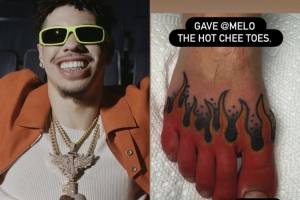 沒(méi)地方紋了嗎？拉梅洛-鮑爾在腳趾處再填紋身！