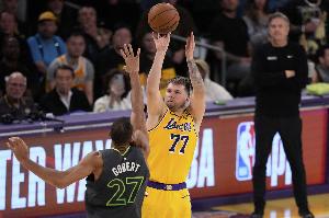 東契奇：彈跳不是唯一天賦 我的平衡能力和急停能力很強