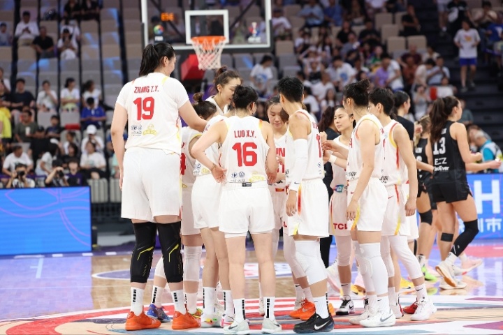 楊毅：中國女籃打“頂級(jí)落后籃球” 中國籃球出不了河村&田中心