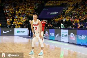 獲得機會！徐杰出戰(zhàn)8分42秒 三分2中1&罰球2中2得到5分2籃板